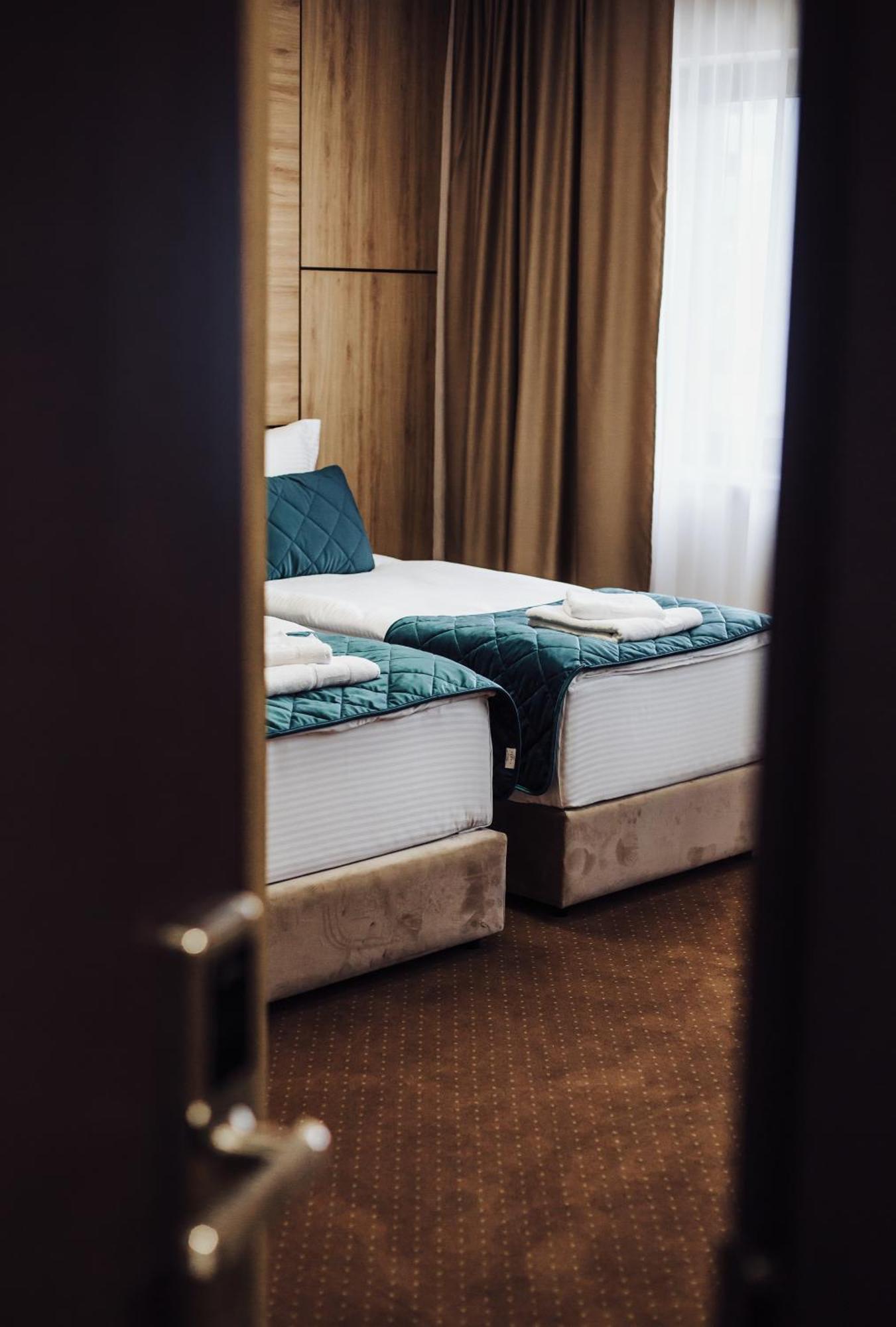 Hotel Brcko Gas Sarajevo Lukavica Exterior foto